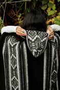 Load image into Gallery viewer, Cajas Wool Poncho