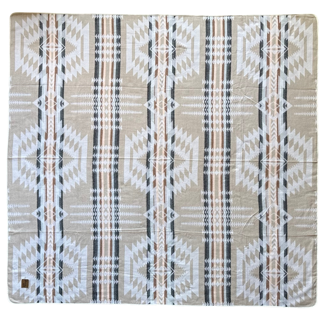 Puyo Aztec Reversible Blanket