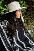 Load image into Gallery viewer, Cajas Wool Poncho