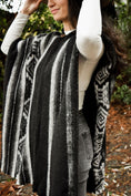 Load image into Gallery viewer, Cajas Wool Poncho