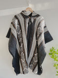 Load image into Gallery viewer, Cajas Wool Poncho