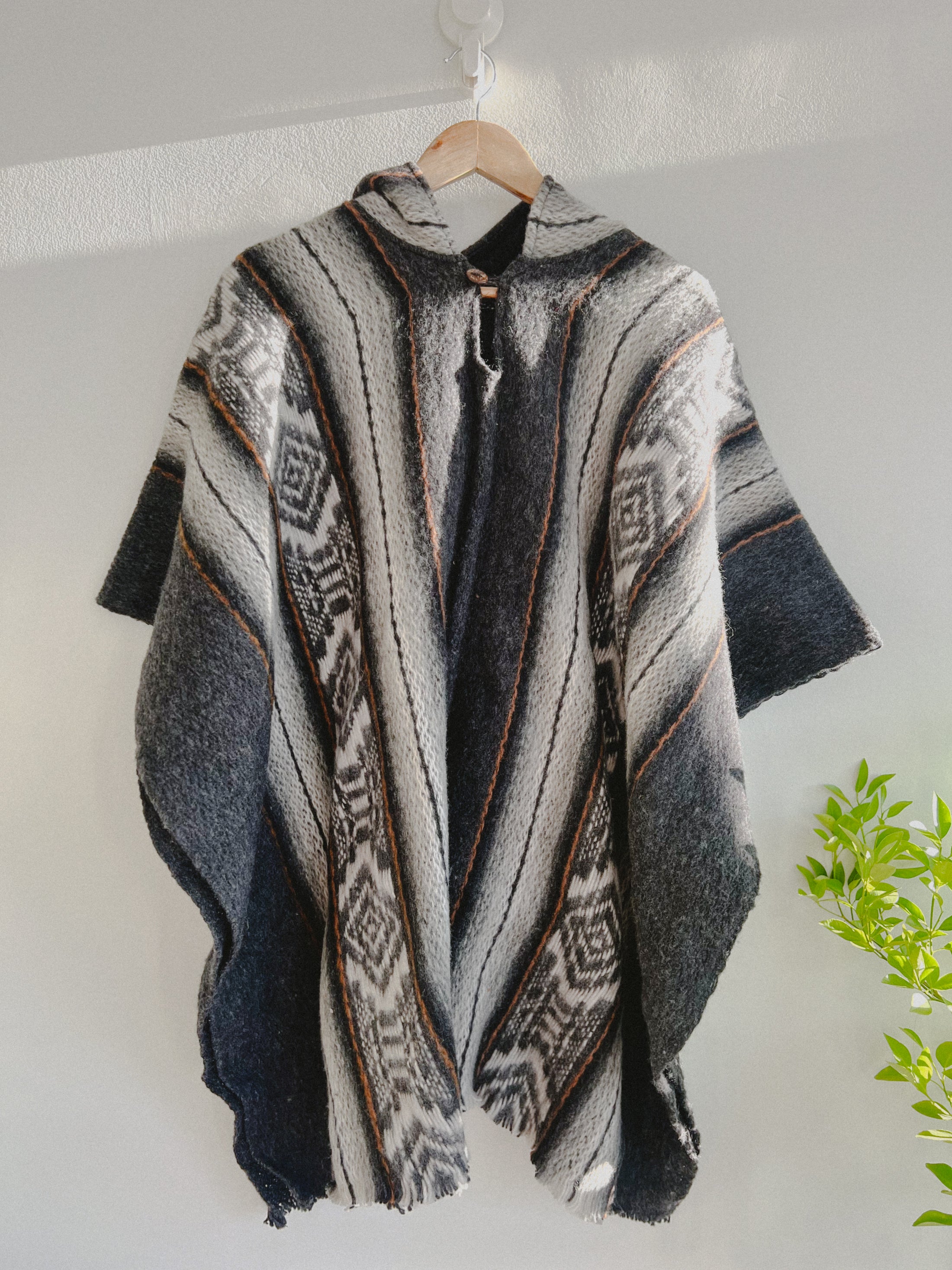 Cajas Wool Poncho