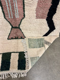 Load image into Gallery viewer, Yezzah Handwoven Moroccan Wool Rug 5x8