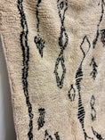 Load image into Gallery viewer, Nehal Handwoven Moroccan Wool Rug 4.5x8.5