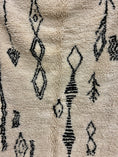 Load image into Gallery viewer, Nehal Handwoven Moroccan Wool Rug 4.5x8.5