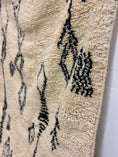Load image into Gallery viewer, Nehal Handwoven Moroccan Wool Rug 4.5x8.5