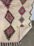 Load image into Gallery viewer, Jamila Handwoven Moroccan Wool Rug 5x8