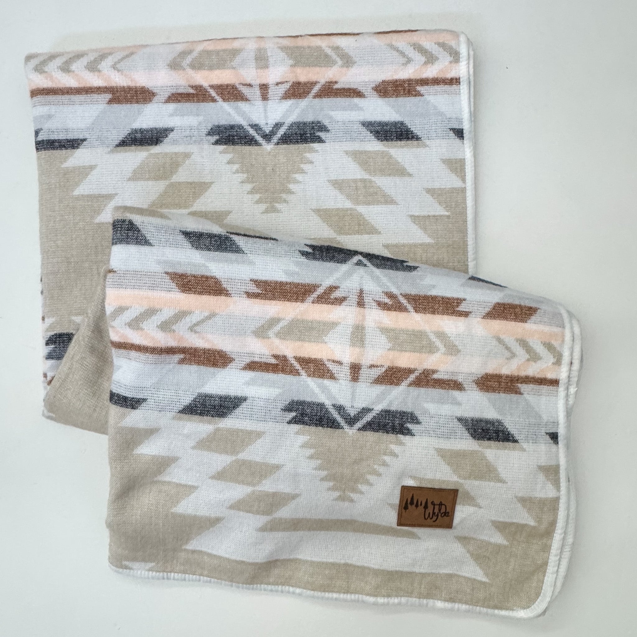 Puyo Aztec Reversible Blanket