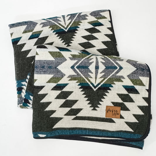 Esmeraldas Aztec Reversible Blanket