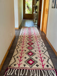 Load image into Gallery viewer, Fiza Wool Runner Rug 2.5x9