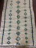 Load image into Gallery viewer, Kaima Handwoven Moroccan Wool Rug 5x7
