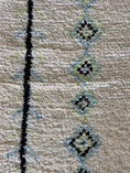 Load image into Gallery viewer, Kaima Handwoven Moroccan Wool Rug 5x7
