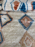 Load image into Gallery viewer, Wafaa Handwoven Moroccan Wool Rug 5x9