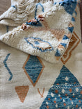 Load image into Gallery viewer, Wafaa Handwoven Moroccan Wool Rug 5x9