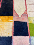 Load image into Gallery viewer, Assila Handwoven Moroccan Wool Rug 7x10
