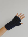 Load image into Gallery viewer, Alpaca Fingerless Gloves