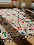 Load image into Gallery viewer, Ettam Handwoven Moroccan Wool Rug 5x8