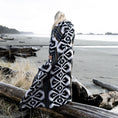 Load image into Gallery viewer, Zaruma Reversible Blanket