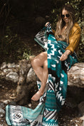 Load image into Gallery viewer, Manta Aztec Reversible Blanket