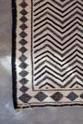 Load image into Gallery viewer, Zanafi Handwoven Moroccan Wool Rug // Black/Beige