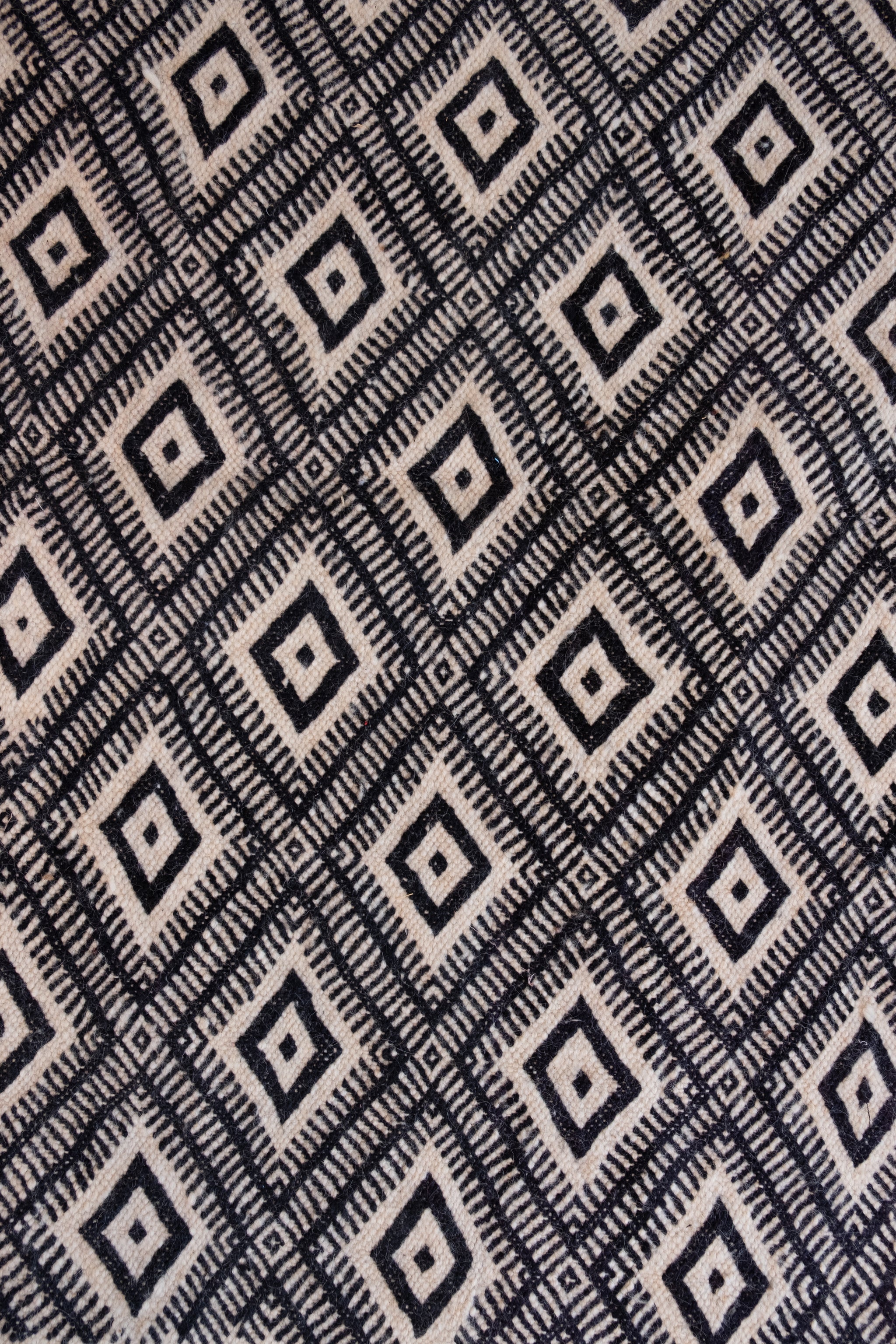 Zanafi Handwoven Moroccan Wool Rug // Black/Beige