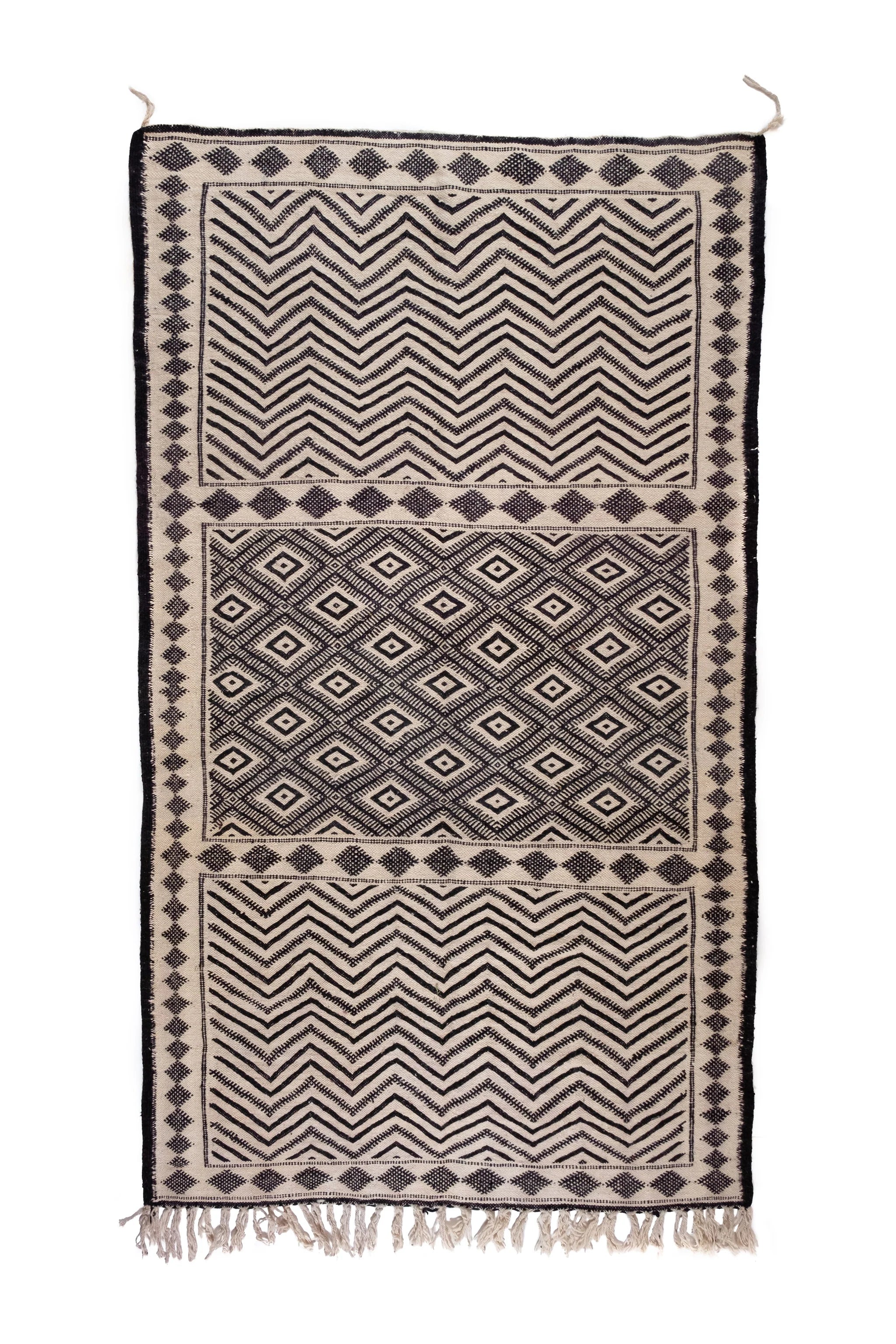 Zanafi Handwoven Moroccan Wool Rug // Black/Beige