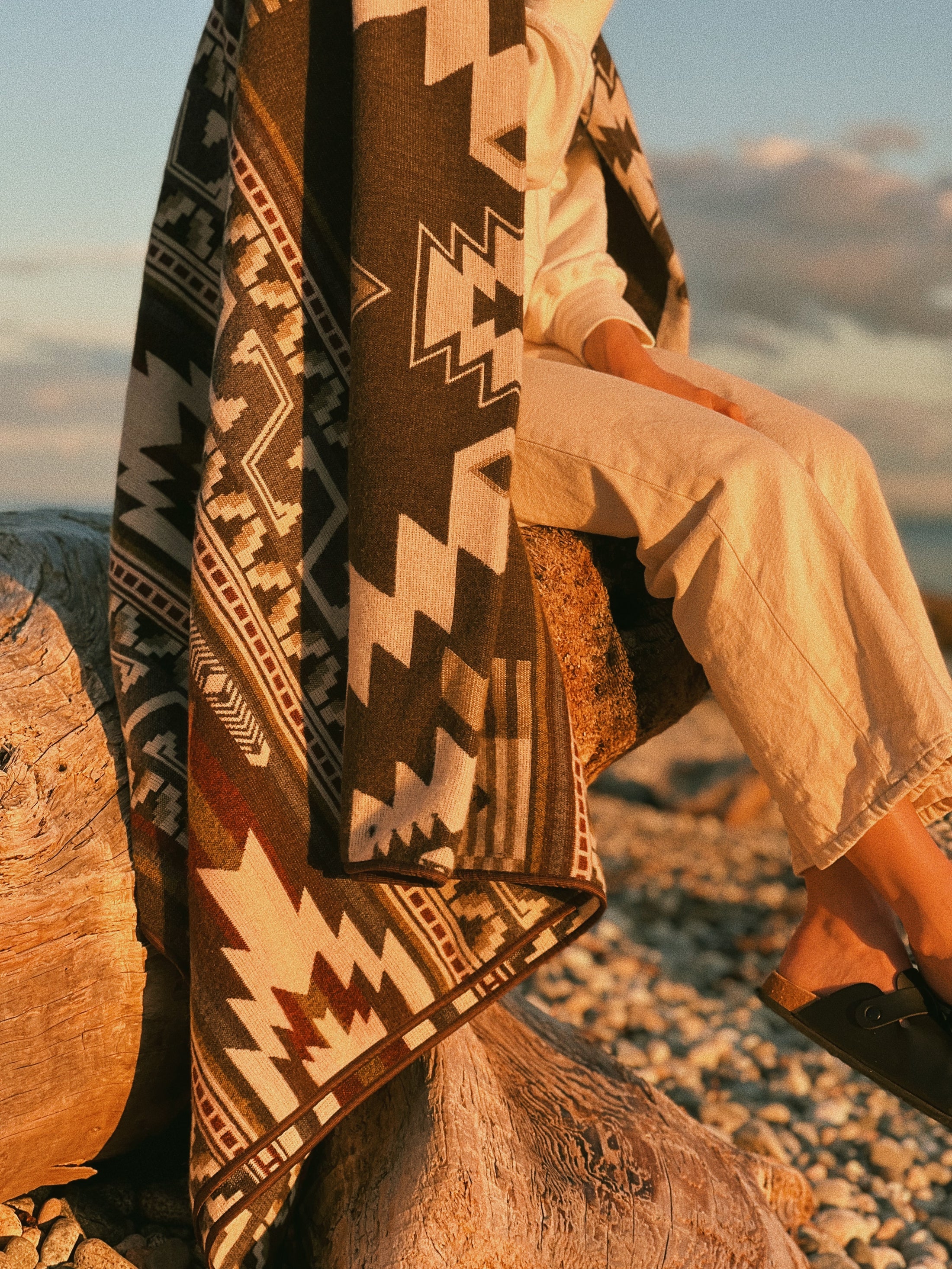 Yasuni Aztec Reversible Blanket