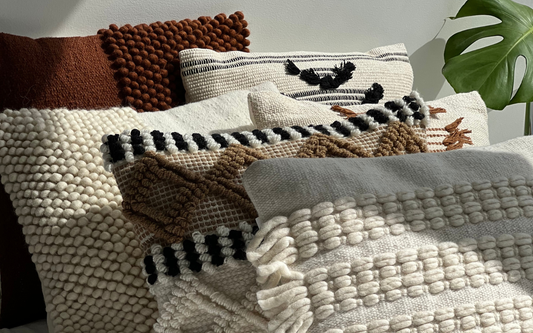 How to Style Pillows on your Sofa