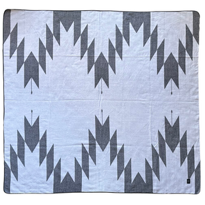 Loja Aztec Reversible Blanket