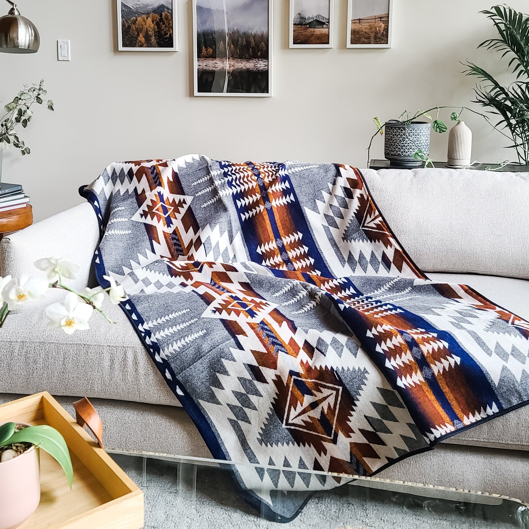 Mica King Blanket/2 Mica Lumbar Pillow Covers Bundle