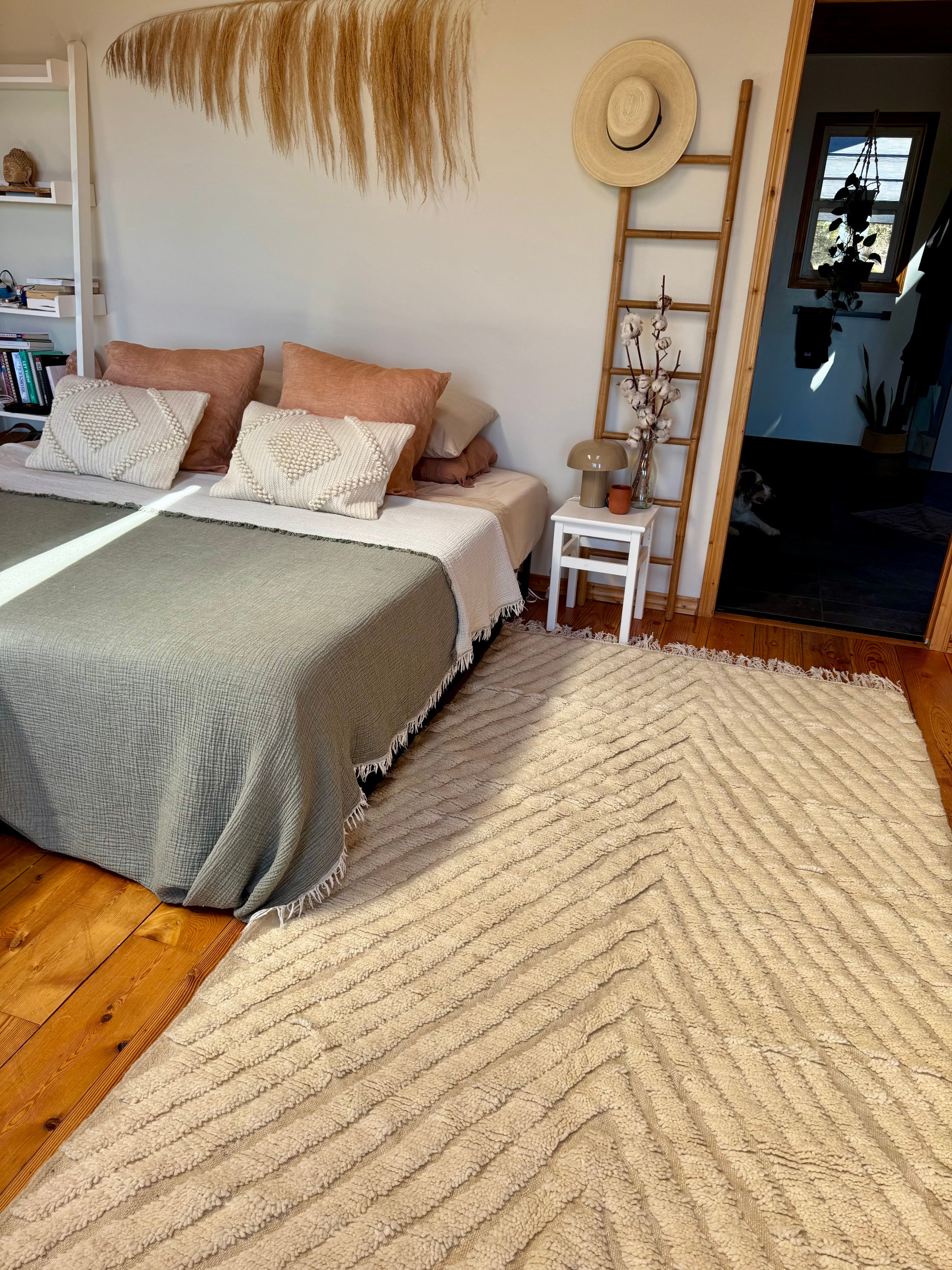 Bazma Handwoven Moroccan Wool Rug 5x8