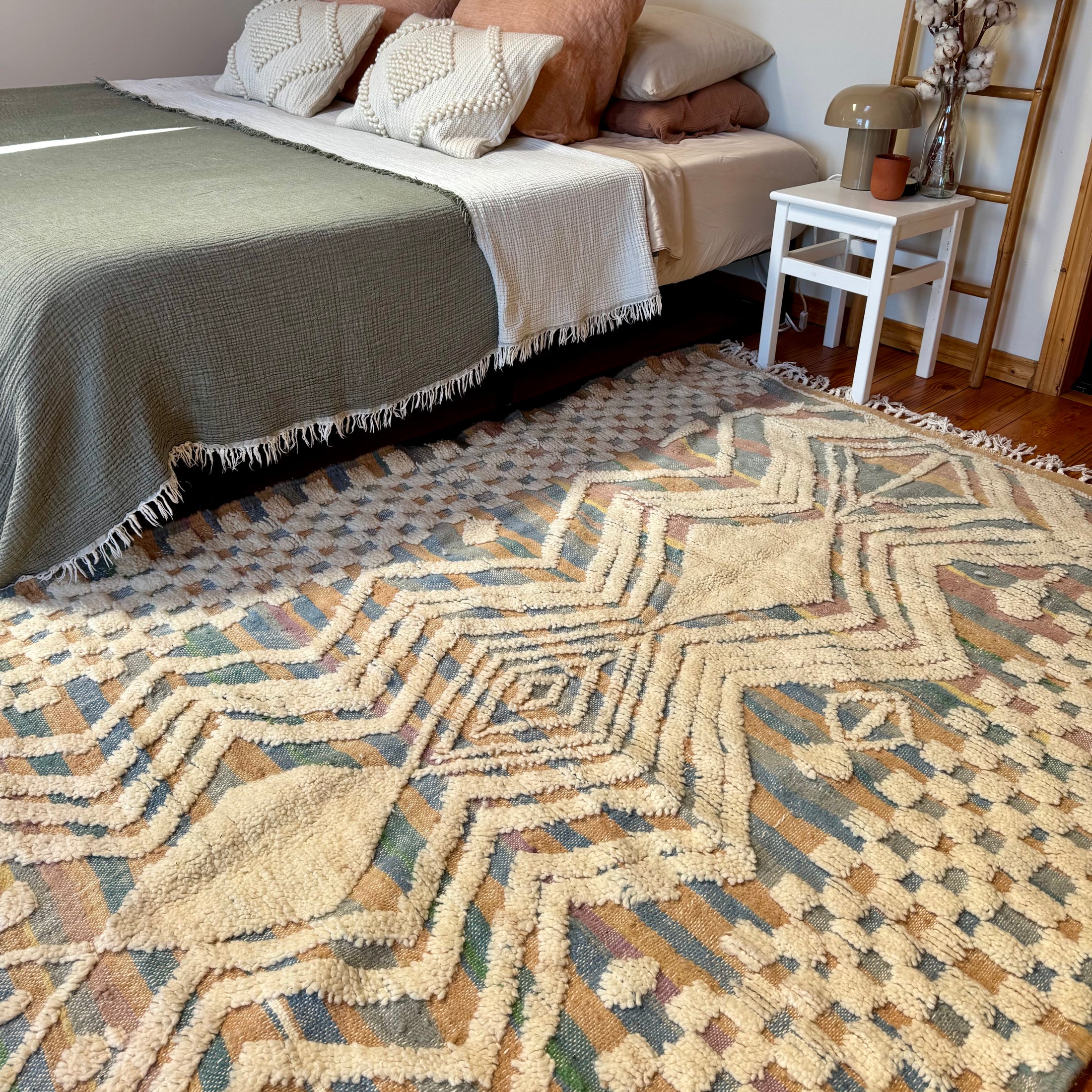 Uzma Handwoven Moroccan Wool Rug 5x8.5