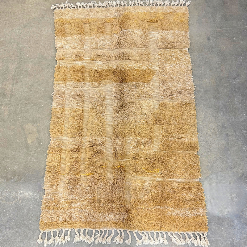 Amal Handwoven Moroccan Wool Rug 5x8