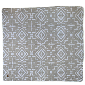 Coca Aztec Reversible Blanket  //  Beige/White