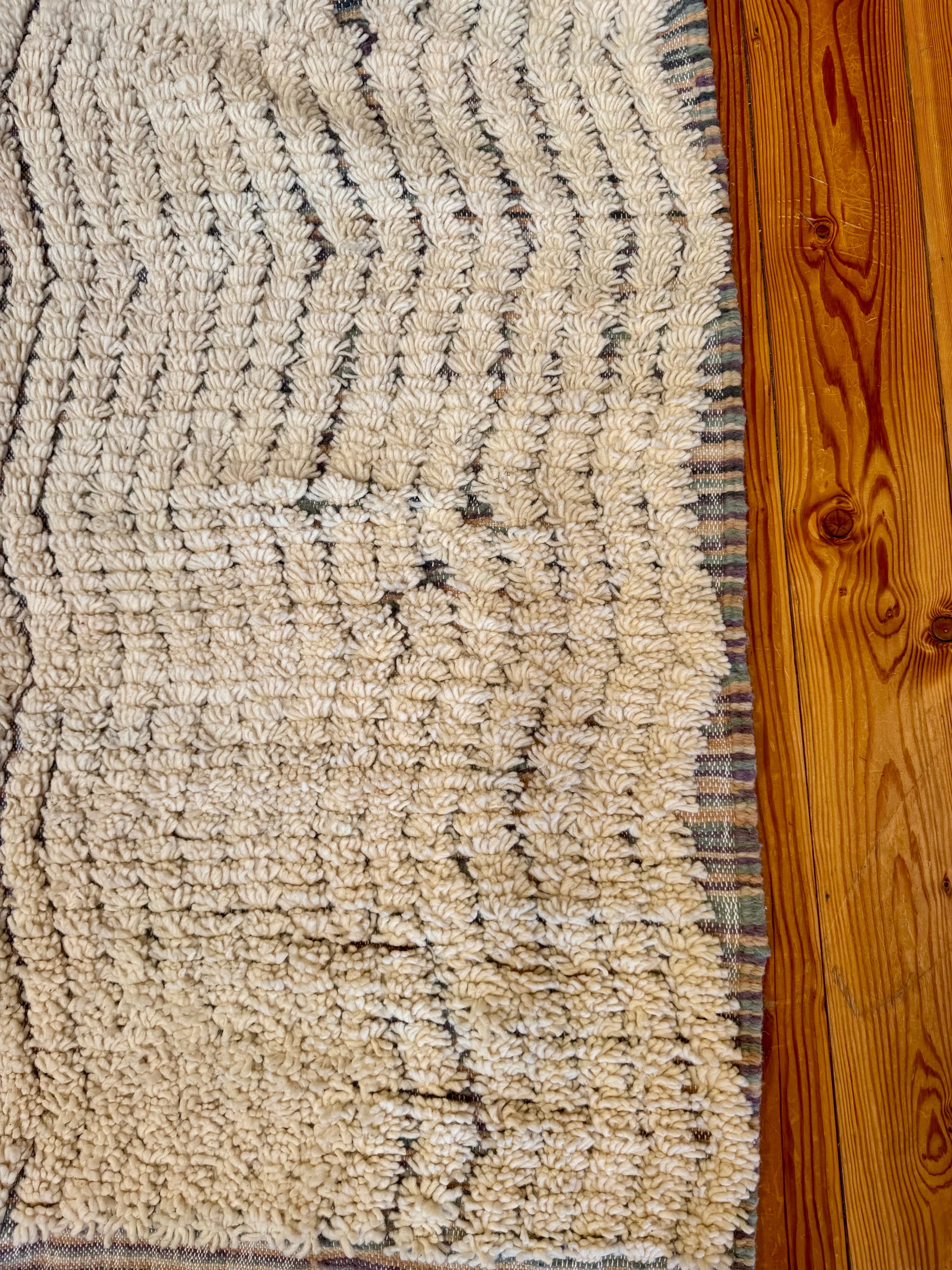 Kiran Handwoven Moroccan Wool Rug 4.5x8.5
