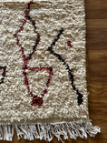 Load image into Gallery viewer, Skoura Handwoven Moroccan Wool Rug 3x5
