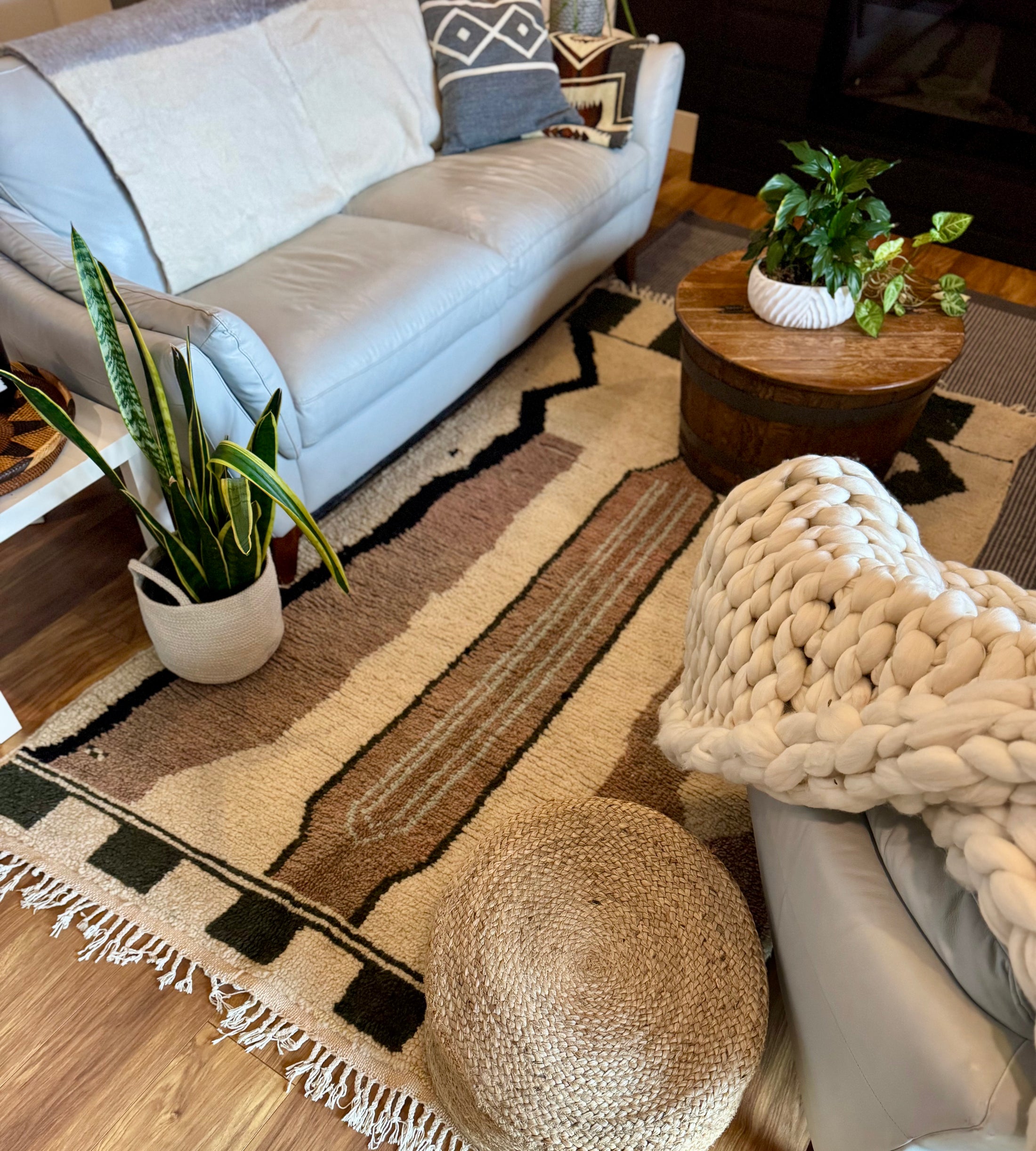 Yezzah Handwoven Moroccan Wool Rug 5x8