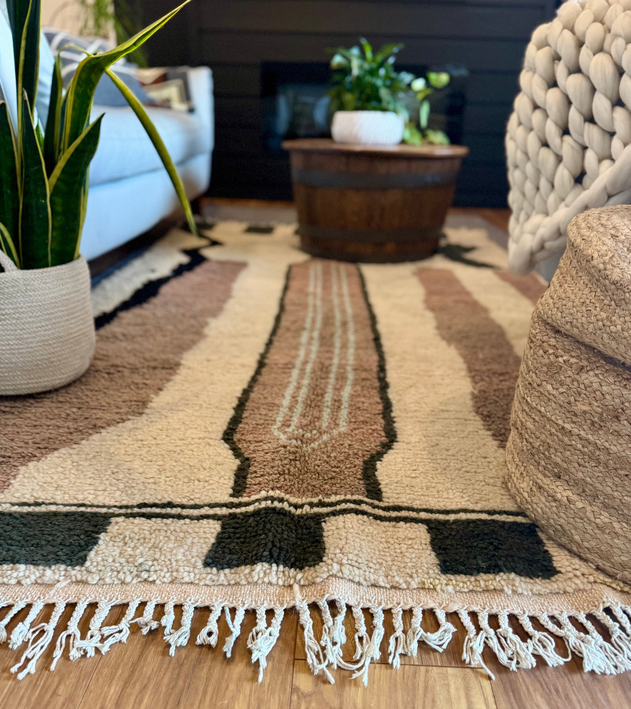 Yezzah Handwoven Moroccan Wool Rug 5x8