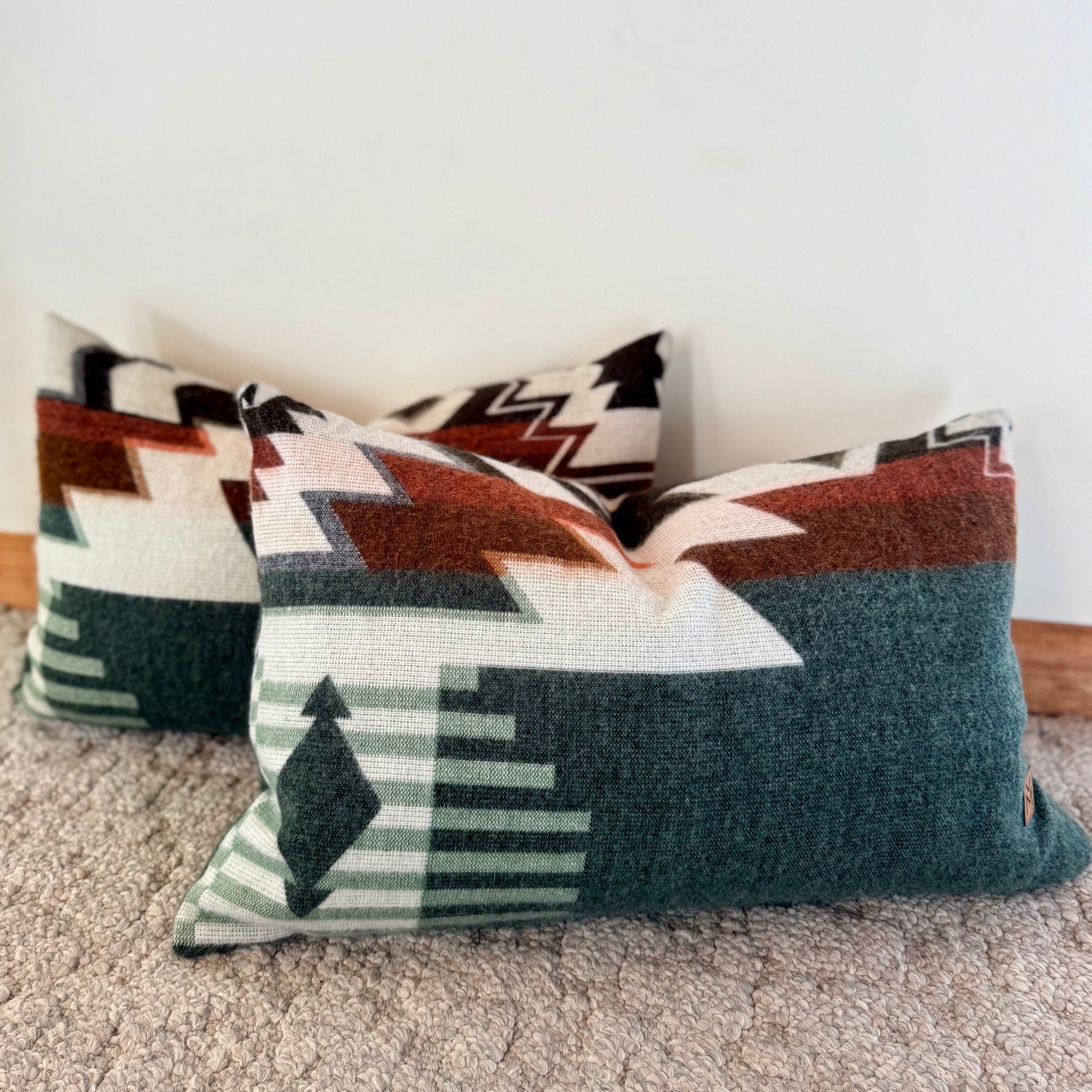 Quilotoa King Blanket/2 Quilotoa Green Lumbar Pillow Covers Bundle