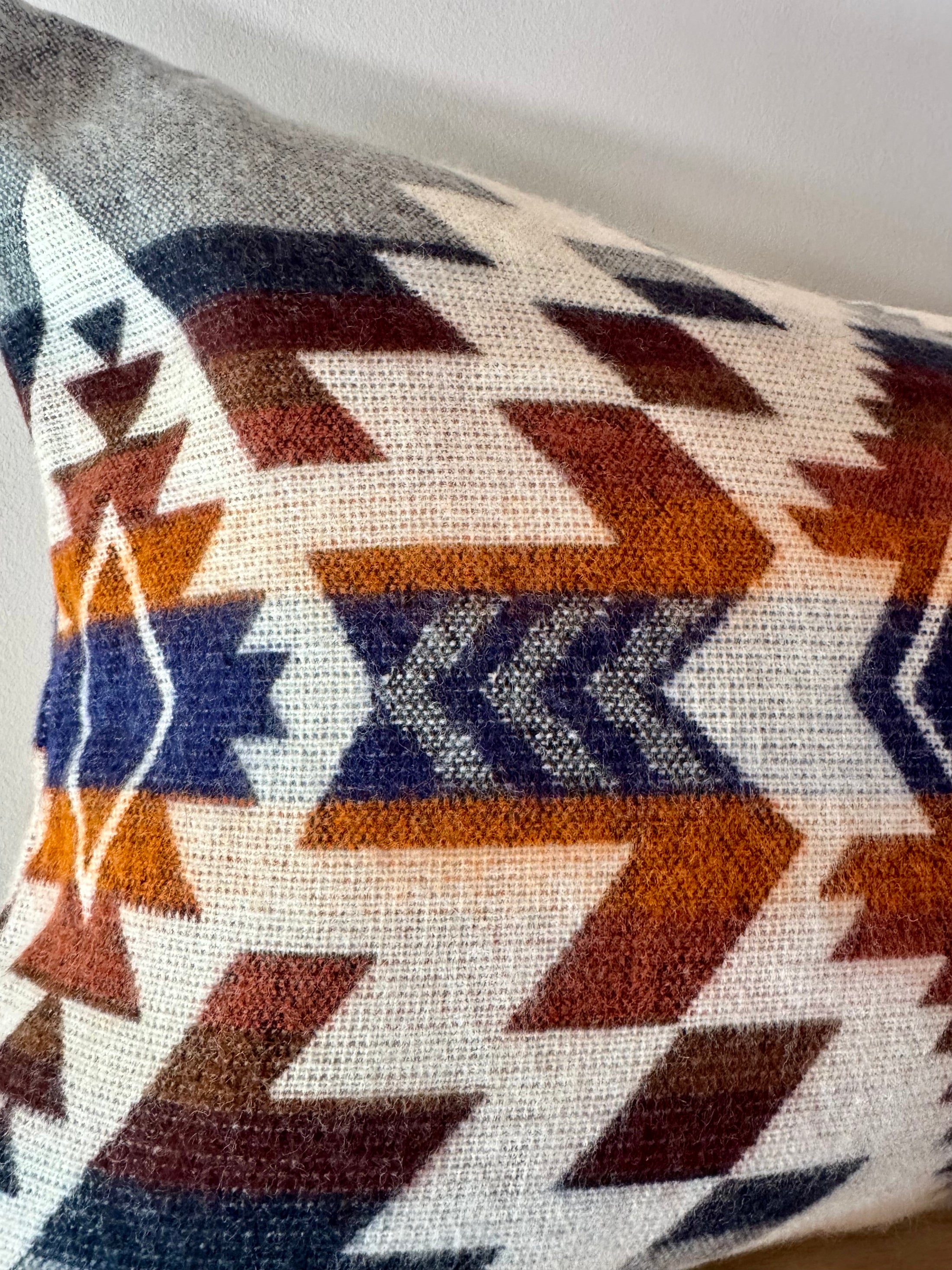 Mica King Blanket/2 Mica Lumbar Pillow Covers Bundle