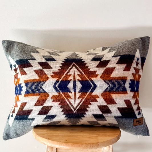 Mica King Blanket/2 Mica Lumbar Pillow Covers Bundle