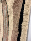 Load image into Gallery viewer, Yezzah Handwoven Moroccan Wool Rug 5x8
