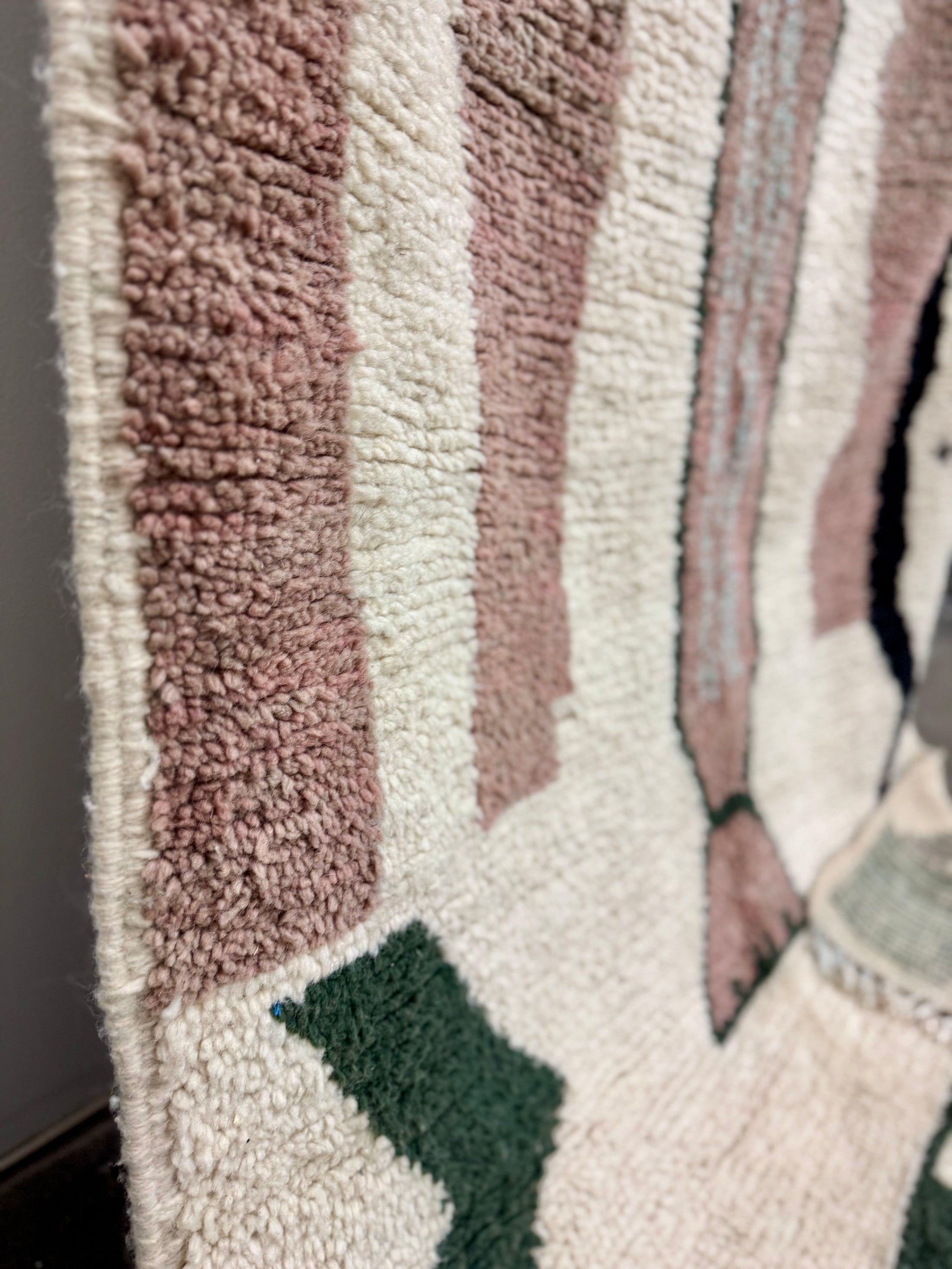 Yezzah Handwoven Moroccan Wool Rug 5x8