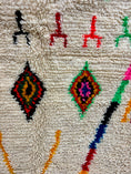 Load image into Gallery viewer, Ettam Handwoven Moroccan Wool Rug 5x8
