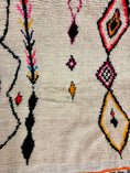 Load image into Gallery viewer, Azza Handwoven Moroccan Wool Rug 6x9
