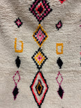 Load image into Gallery viewer, Azza Handwoven Moroccan Wool Rug 6x9
