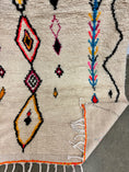 Load image into Gallery viewer, Azza Handwoven Moroccan Wool Rug 6x9
