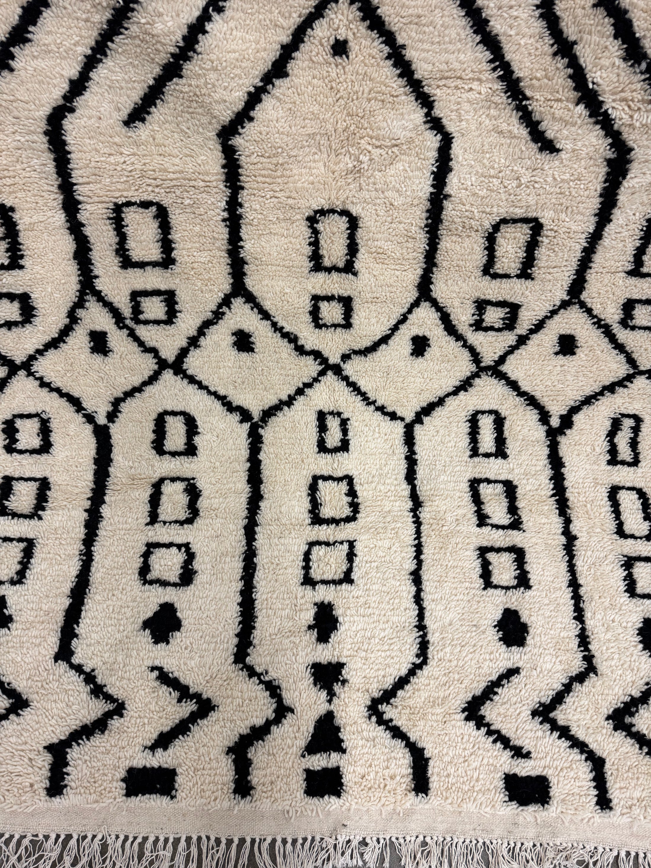 Badda Handwoven Moroccan Wool Rug 6x10