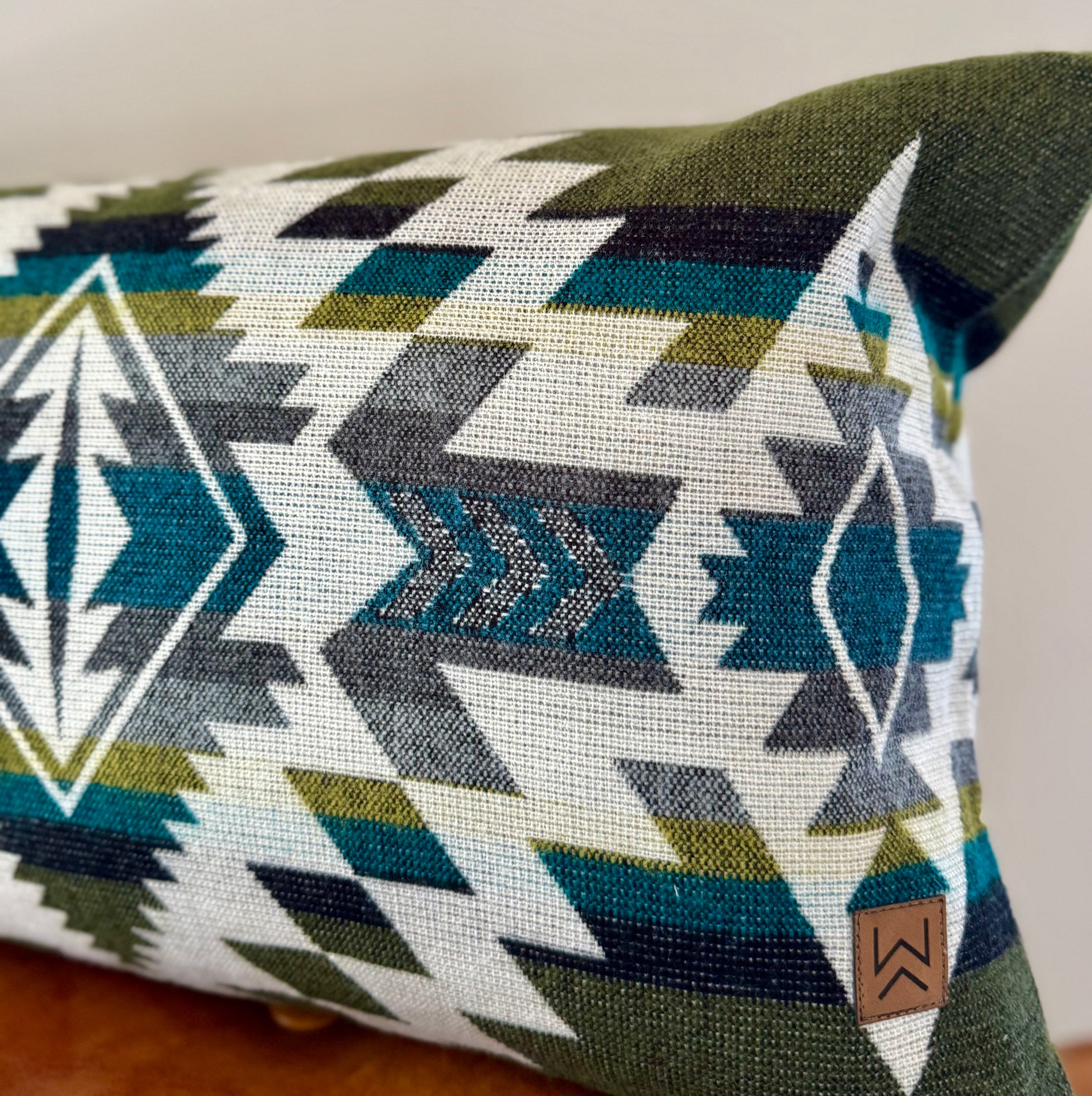 Esmeraldas Lumbar Pillow Cover