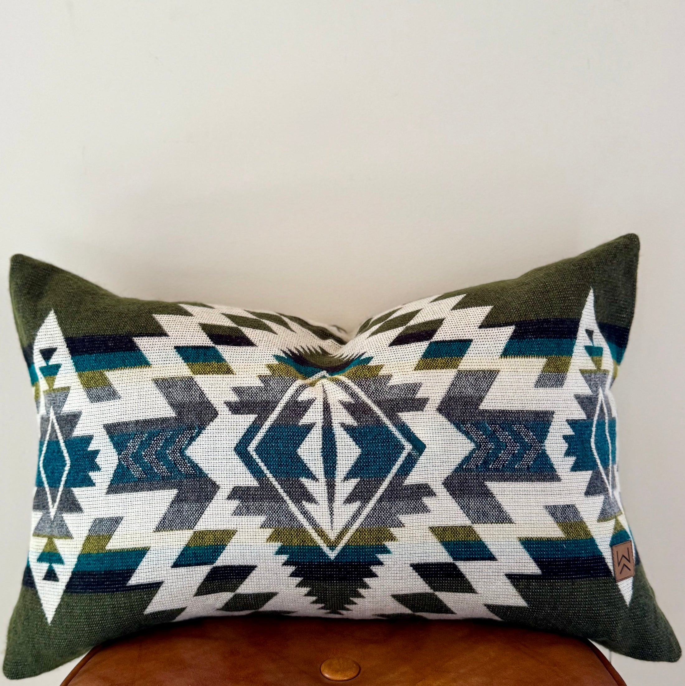 Esmeraldas Lumbar Pillow Cover